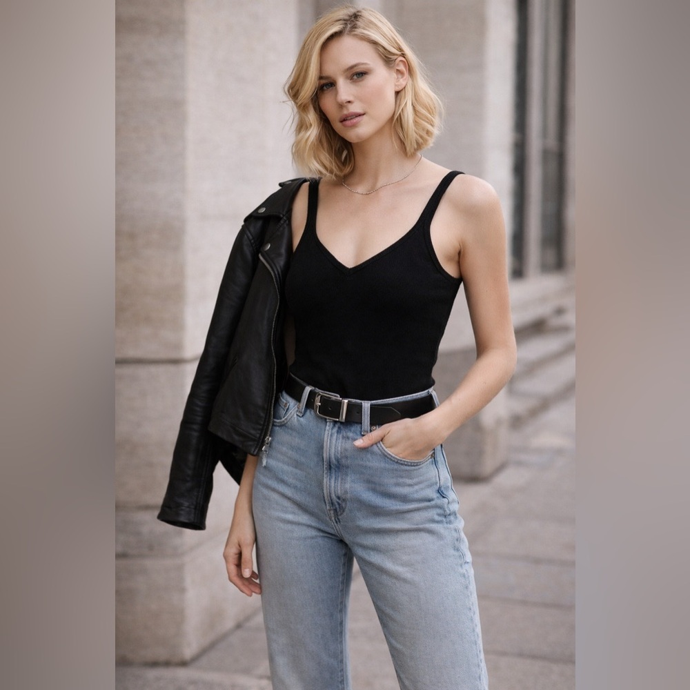 Rag & Bone Black V-Neck Top size M EUC
